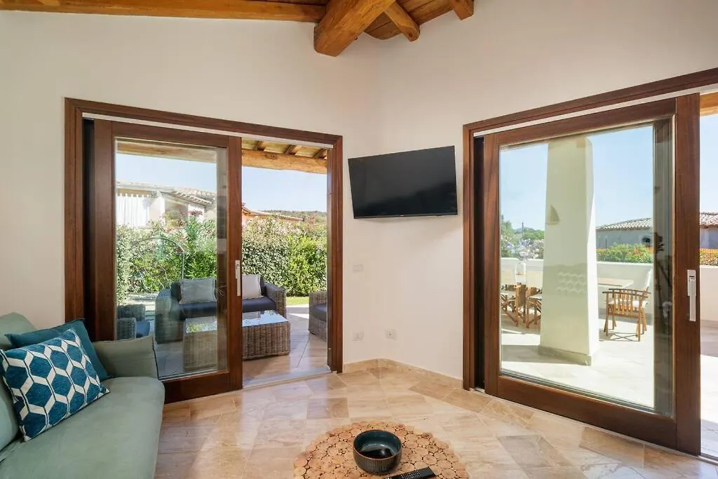 סאן תאודורו Villa Brandinchi - Heated Pool, Private Beach, Sea View, Wi-Fi איטליה