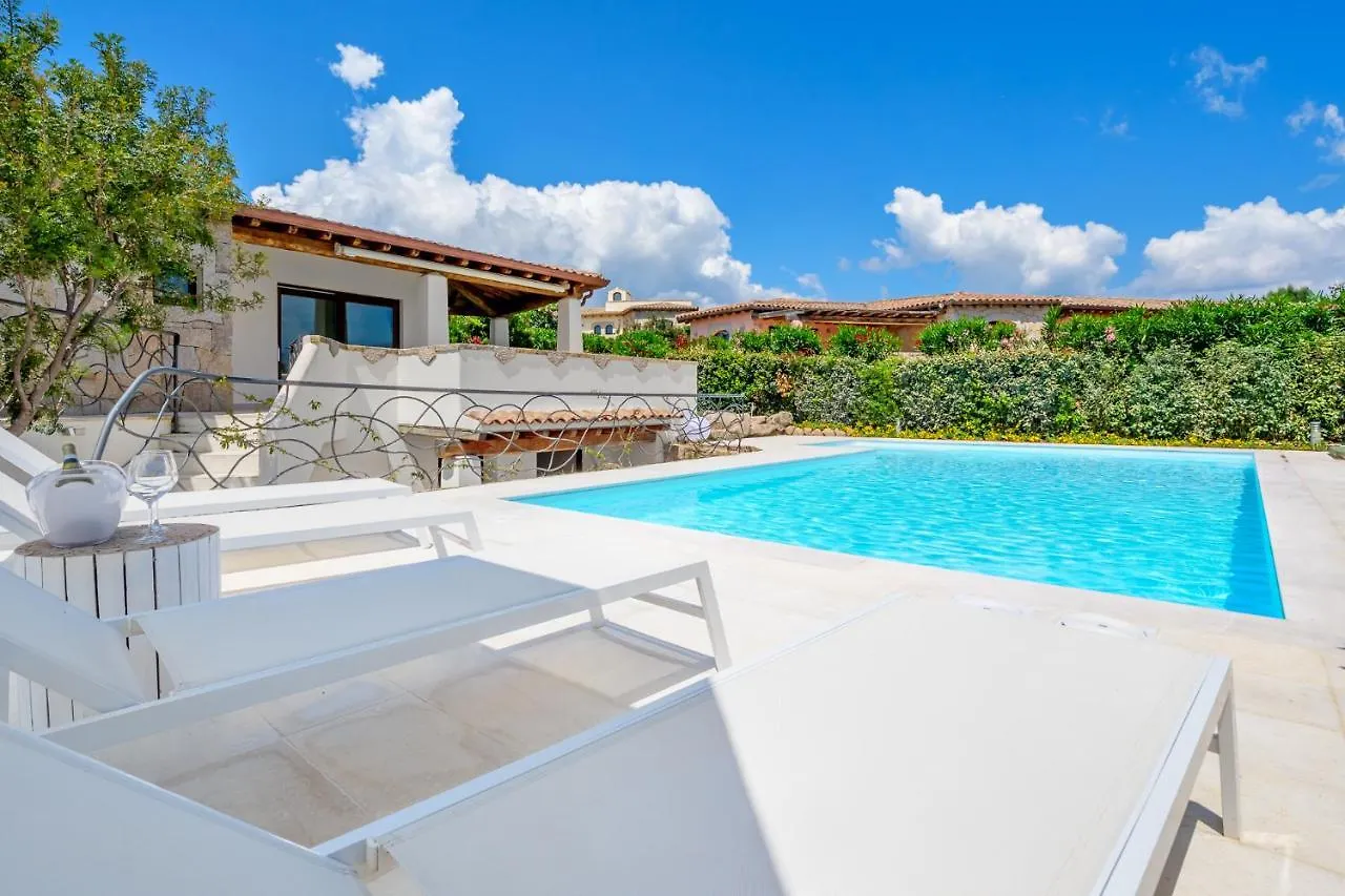 סאן תאודורו Villa Brandinchi - Heated Pool, Private Beach, Sea View, Wi-Fi