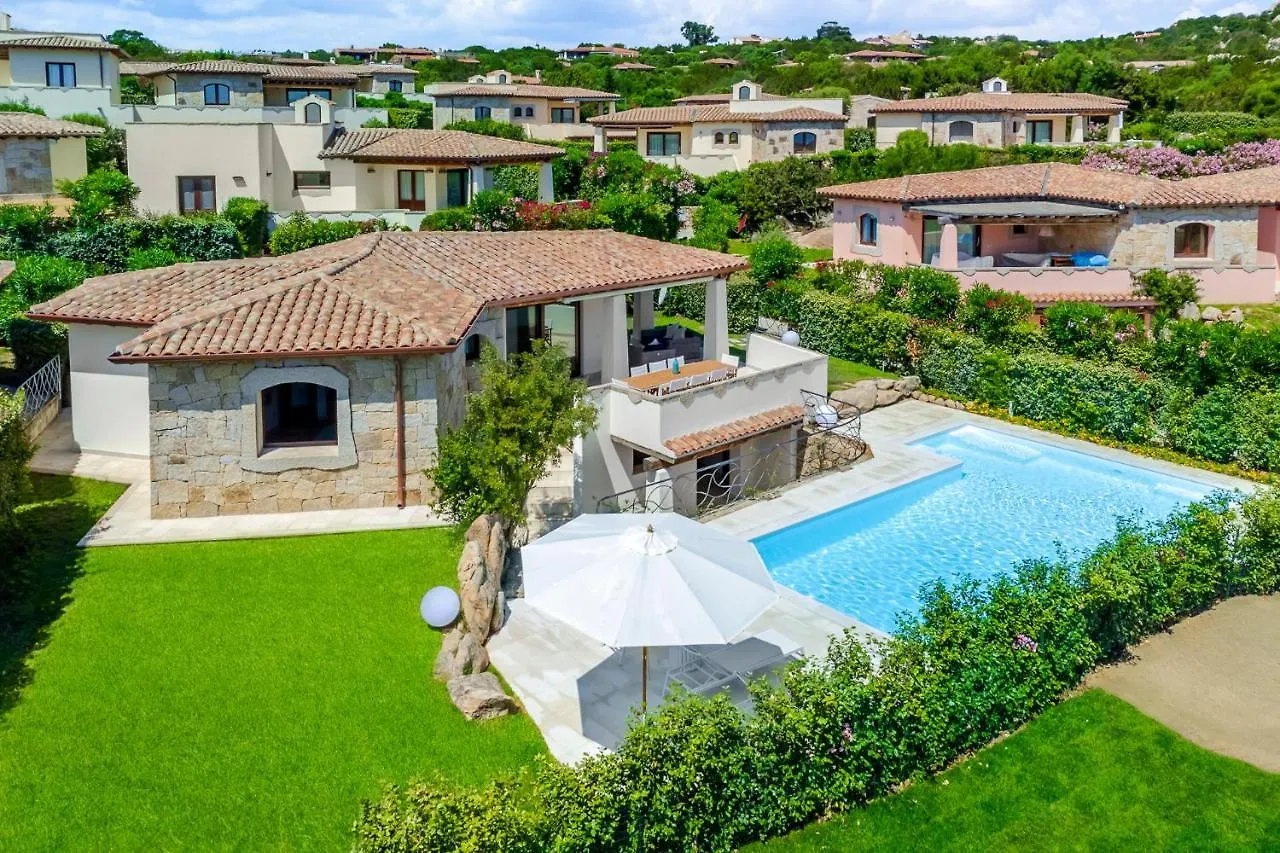 סאן תאודורו Villa Brandinchi - Heated Pool, Private Beach, Sea View, Wi-Fi  סאן תאודורו
