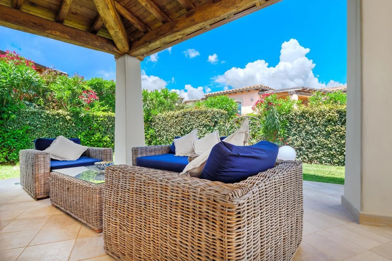 סאן תאודורו Villa Brandinchi - Heated Pool, Private Beach, Sea View, Wi-Fi איטליה